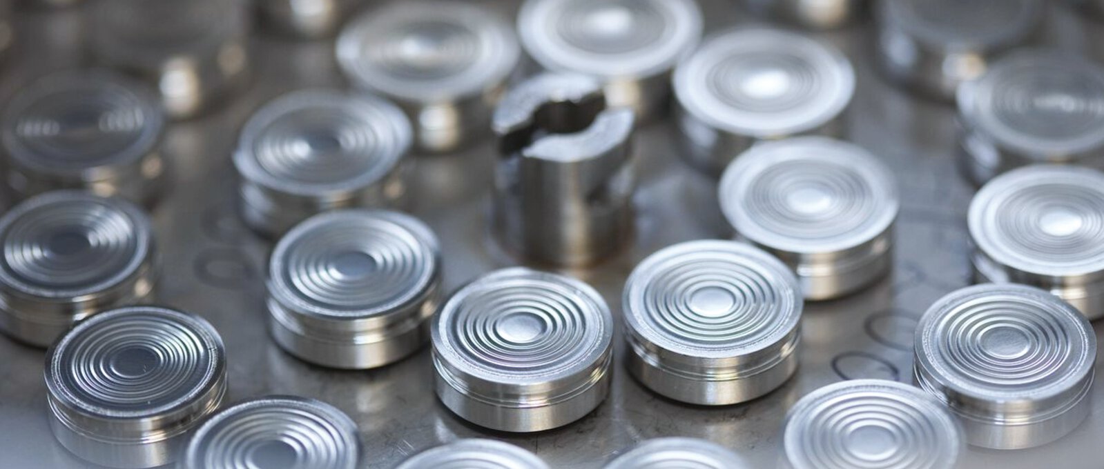 C1269-867732810974x539-693786444664_82-73573341369628_92